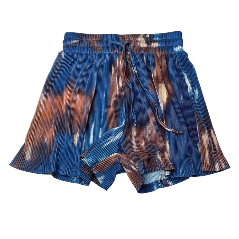 Nasty Gal Plisse Blurred Print Shorts Blue
Brown White, New w/ Tags, Size 2